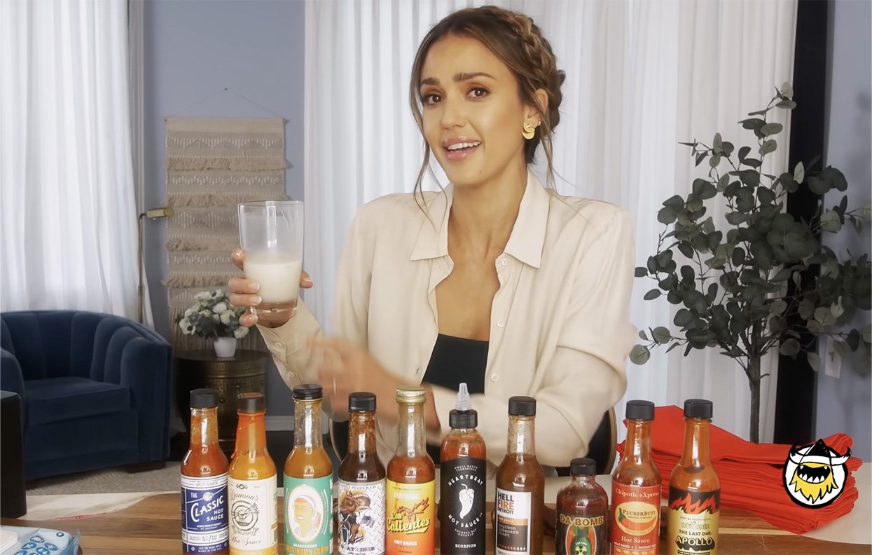 Jessica Alba has burning lips in Hot Ones