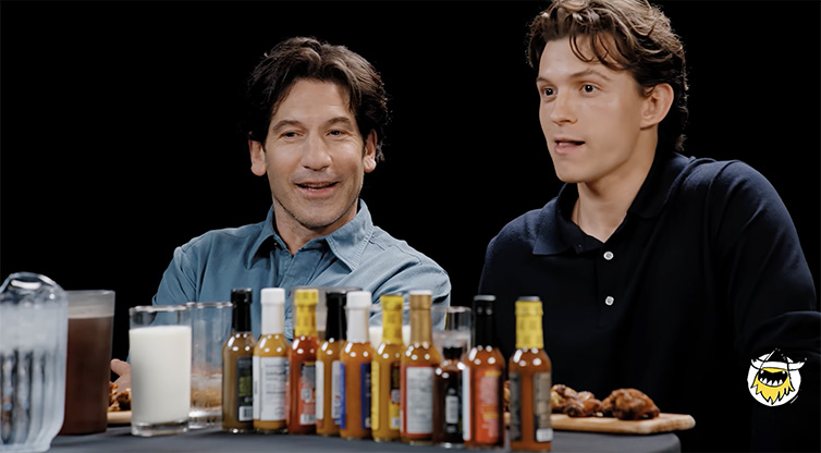 Tom Holland dans l'émission Hot Ones avec son acolyte Jon Bernthal